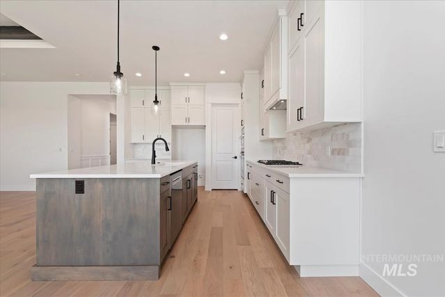 7096 W Newton St, Eagle, ID 83616