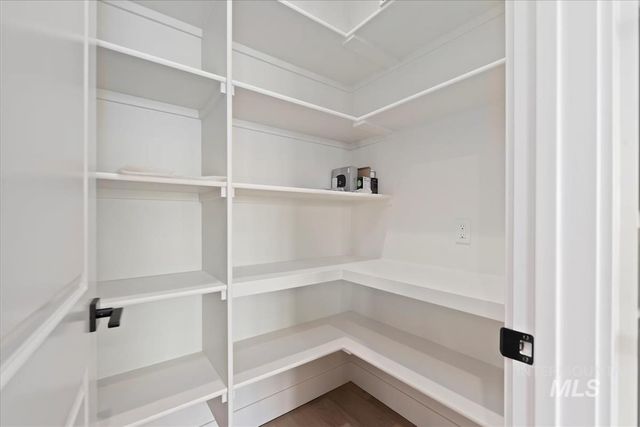 7096 W Newton St, Eagle, ID 83616