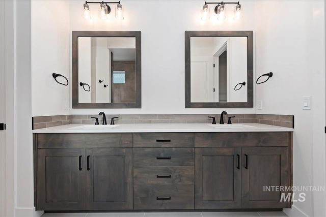 7096 W Newton St, Eagle, ID 83616