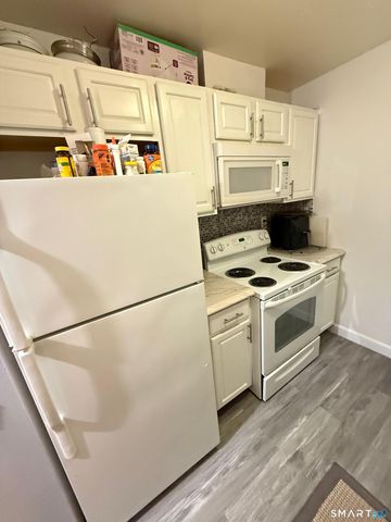 393 Laurel Avenue 210, Bridgeport, CT 06605