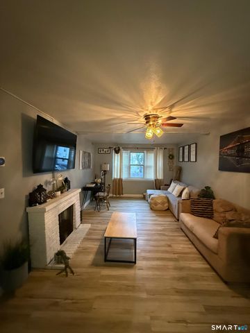 393 Laurel Avenue 210, Bridgeport, CT 06605