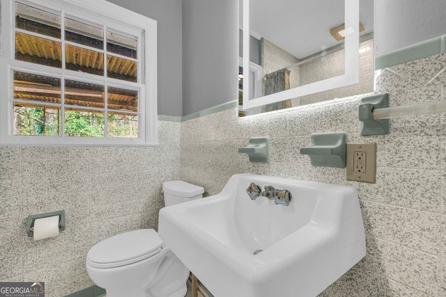 998 Rosedale Street, Toccoa, GA 30577