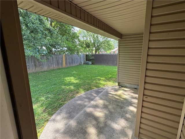 298 James Drive, Centerton, AR 72719