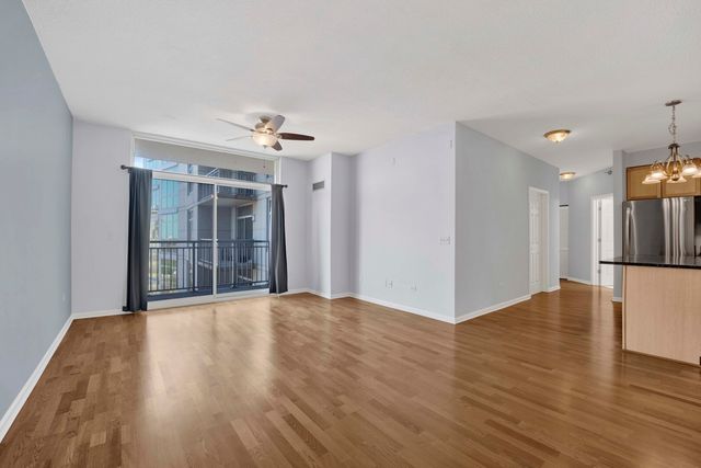 1134 W Granville Avenue 919, Chicago, IL 60660