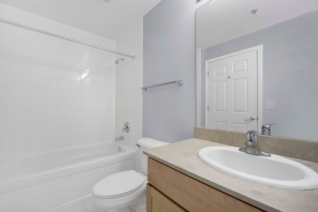 1134 W Granville Avenue 919, Chicago, IL 60660