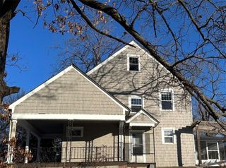 2902 Sacramento Street, St Joseph, MO 64507