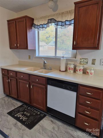 6227 Mayridge Drive, Charlotte, NC 28215