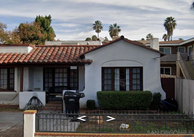 4727 Choctaw Dr., San Diego, CA 92115