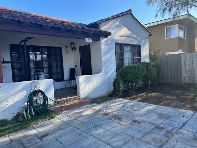 4727 Choctaw Dr., San Diego, CA 92115