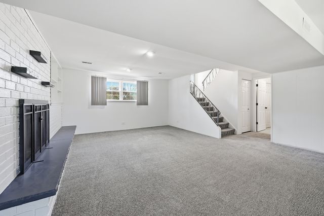 404 Milford Court, Schaumburg, IL 60193