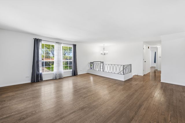 404 Milford Court, Schaumburg, IL 60193