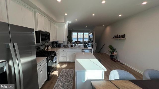 11 SIDNEY LN, Stratford, NJ 08084