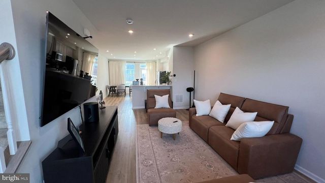 11 SIDNEY LN, Stratford, NJ 08084