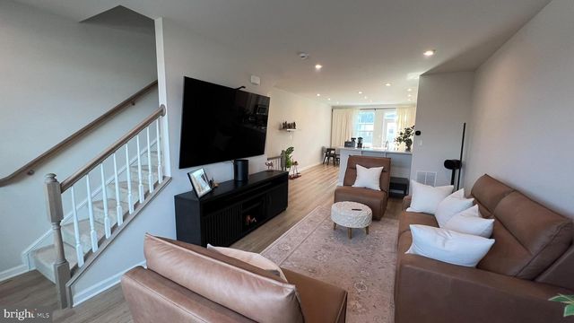 11 SIDNEY LN, Stratford, NJ 08084