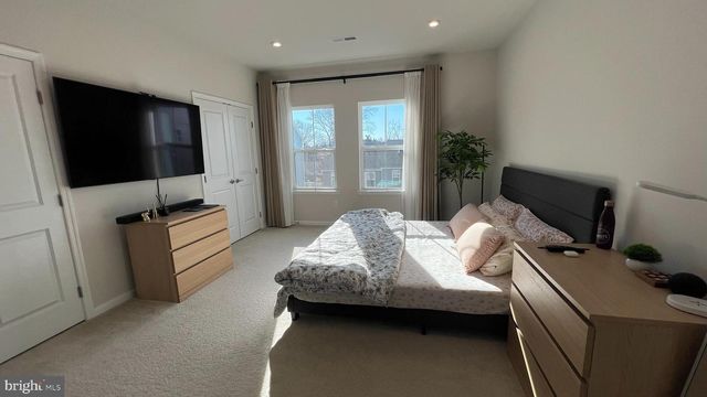 11 SIDNEY LN, Stratford, NJ 08084