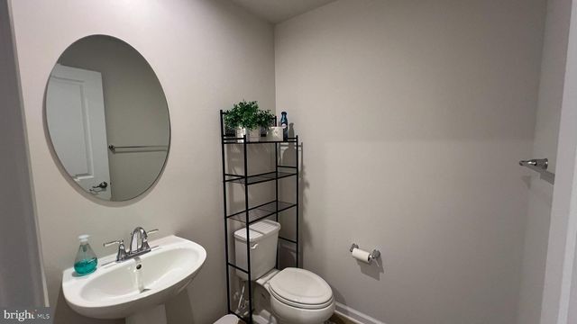 11 SIDNEY LN, Stratford, NJ 08084