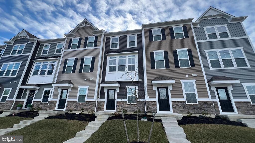 11 SIDNEY LN, Stratford, NJ 08084