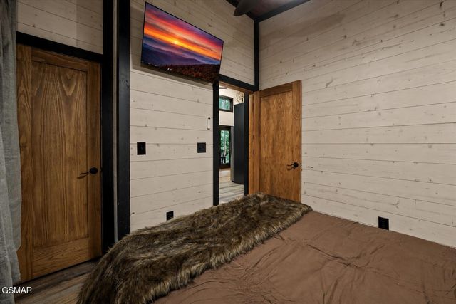 2036 Ridge Road, Pigeon Forge, TN 37863