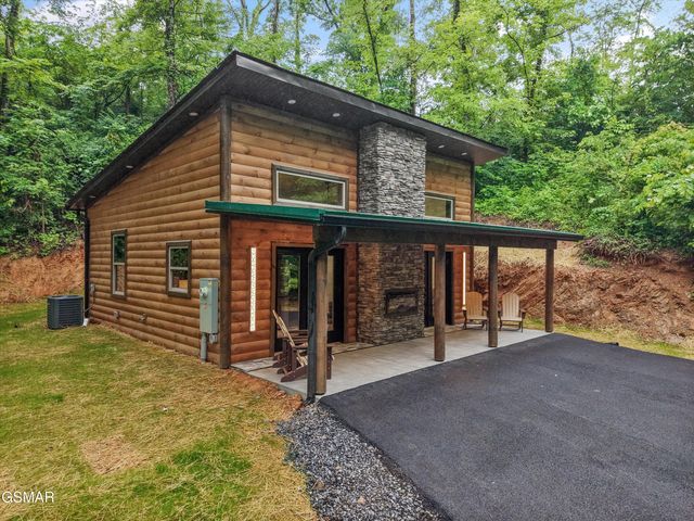 2036 Ridge Road, Pigeon Forge, TN 37863