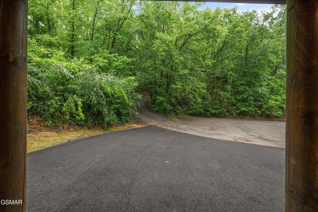 2036 Ridge Road, Pigeon Forge, TN 37863