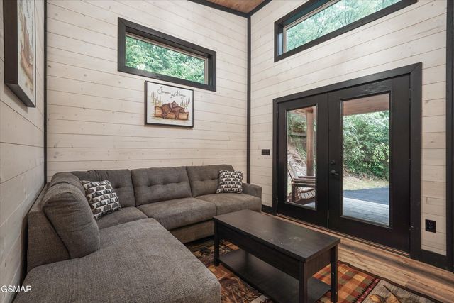 2036 Ridge Road, Pigeon Forge, TN 37863
