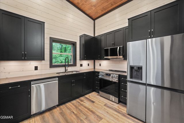 2036 Ridge Road, Pigeon Forge, TN 37863