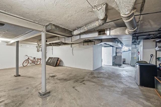 6211 Paddock Road, Cincinnati, OH 45216