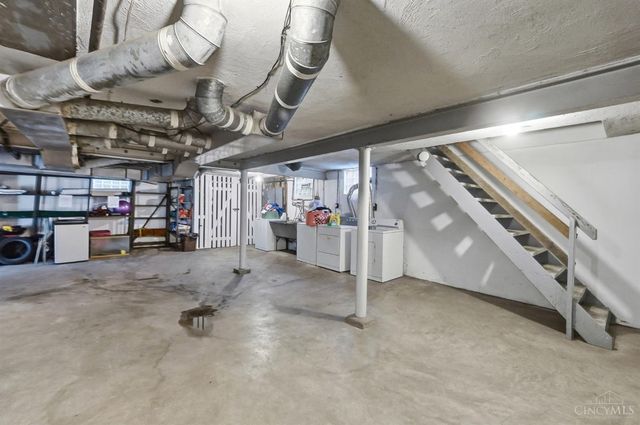 6211 Paddock Road, Cincinnati, OH 45216