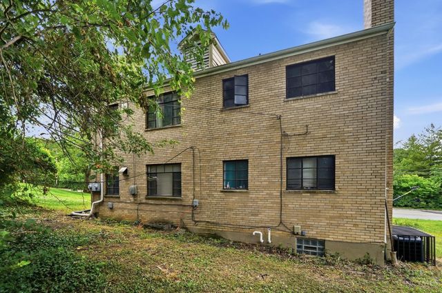 6211 Paddock Road, Cincinnati, OH 45216