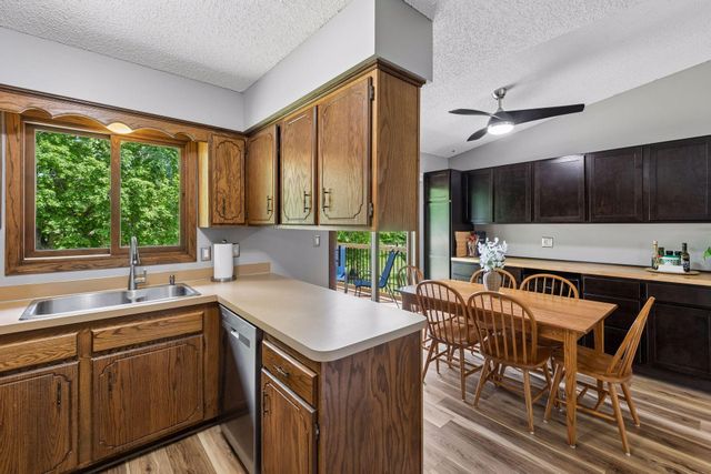 7862 Polaris Lane N, Maple Grove, MN 55311