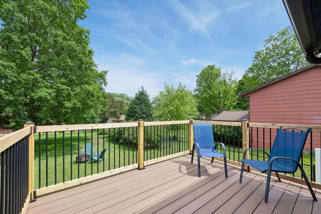 7862 Polaris Lane N, Maple Grove, MN 55311