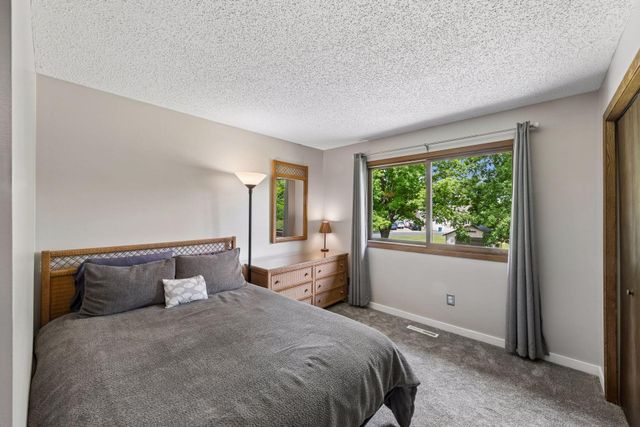 7862 Polaris Lane N, Maple Grove, MN 55311
