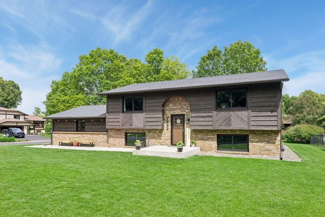 7862 Polaris Lane N, Maple Grove, MN 55311