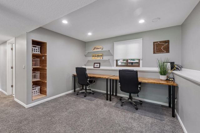 7862 Polaris Lane N, Maple Grove, MN 55311