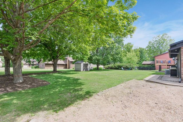 7862 Polaris Lane N, Maple Grove, MN 55311