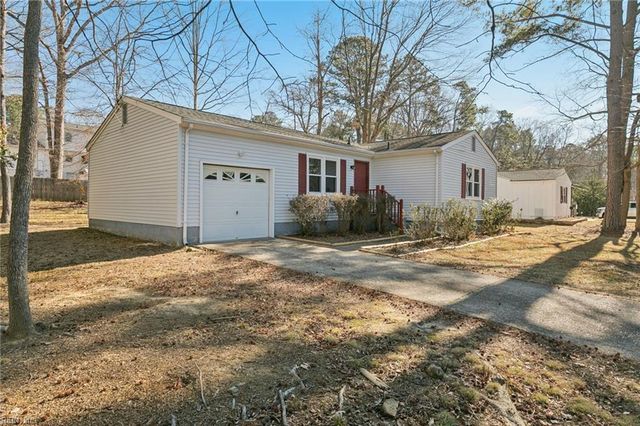 143 W Rexford DR, Newport News, VA 23608
