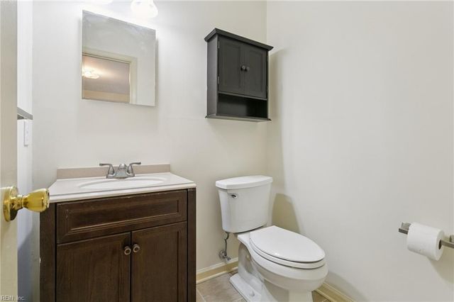 143 W Rexford DR, Newport News, VA 23608