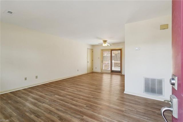 143 W Rexford DR, Newport News, VA 23608