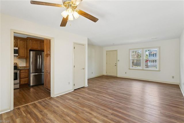 143 W Rexford DR, Newport News, VA 23608