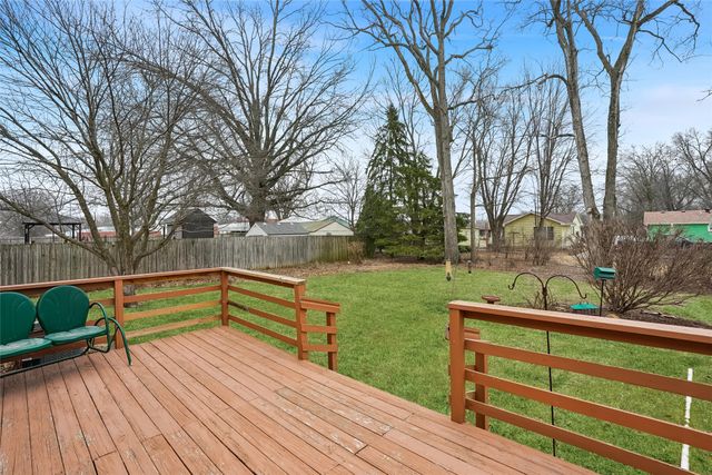 909 E Euclid Avenue, Indianola, IA 50125