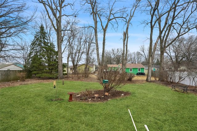 909 E Euclid Avenue, Indianola, IA 50125