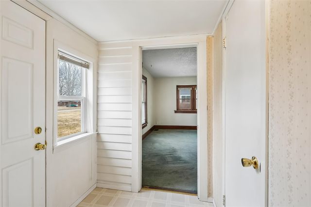 909 E Euclid Avenue, Indianola, IA 50125