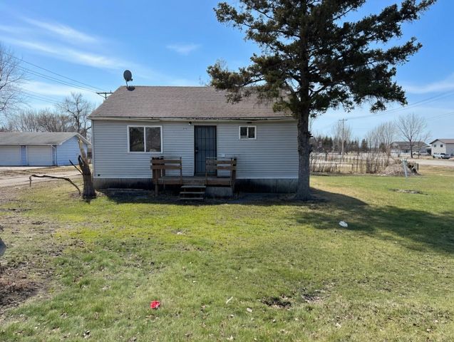 516 W Minnesota Avenue, Mahnomen, MN 56557