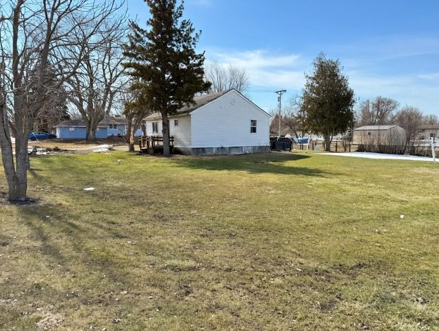 516 W Minnesota Avenue, Mahnomen, MN 56557