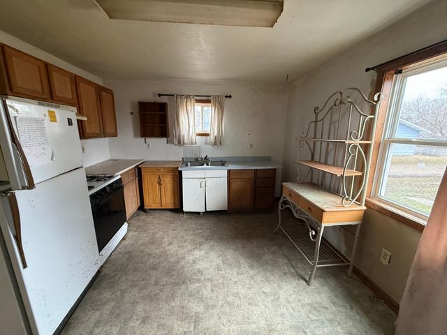 516 W Minnesota Avenue, Mahnomen, MN 56557