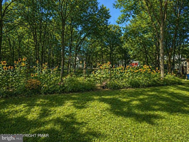 1119 CRANBERRY DR, Bushkill, PA 18324