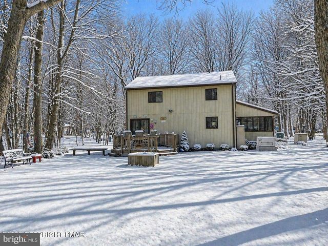 1119 CRANBERRY DR, Bushkill, PA 18324