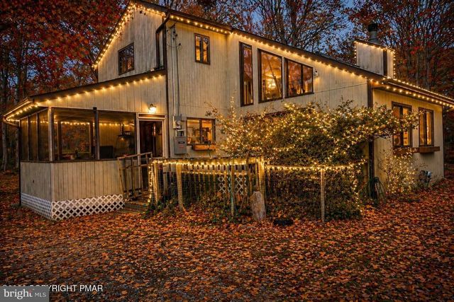 1119 CRANBERRY DR, Bushkill, PA 18324