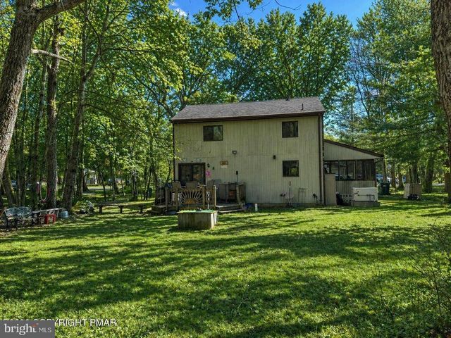 1119 CRANBERRY DR, Bushkill, PA 18324