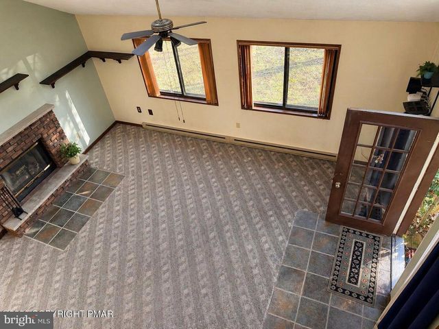1119 CRANBERRY DR, Bushkill, PA 18324